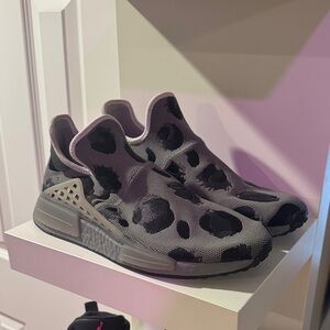 Size 9 adidas human races without laces